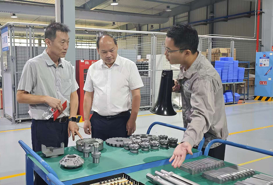 1758588184804302.jpg 照片-請把左下角的腳修掉.jpg