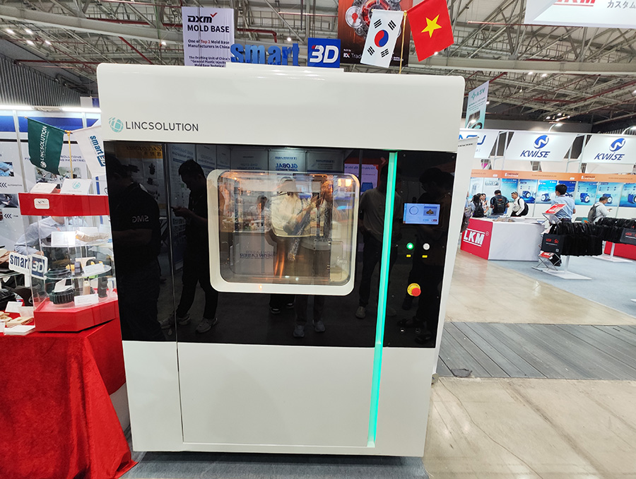 1761015902302770.jpg 5.意大利展出的3D打印設備.jpg